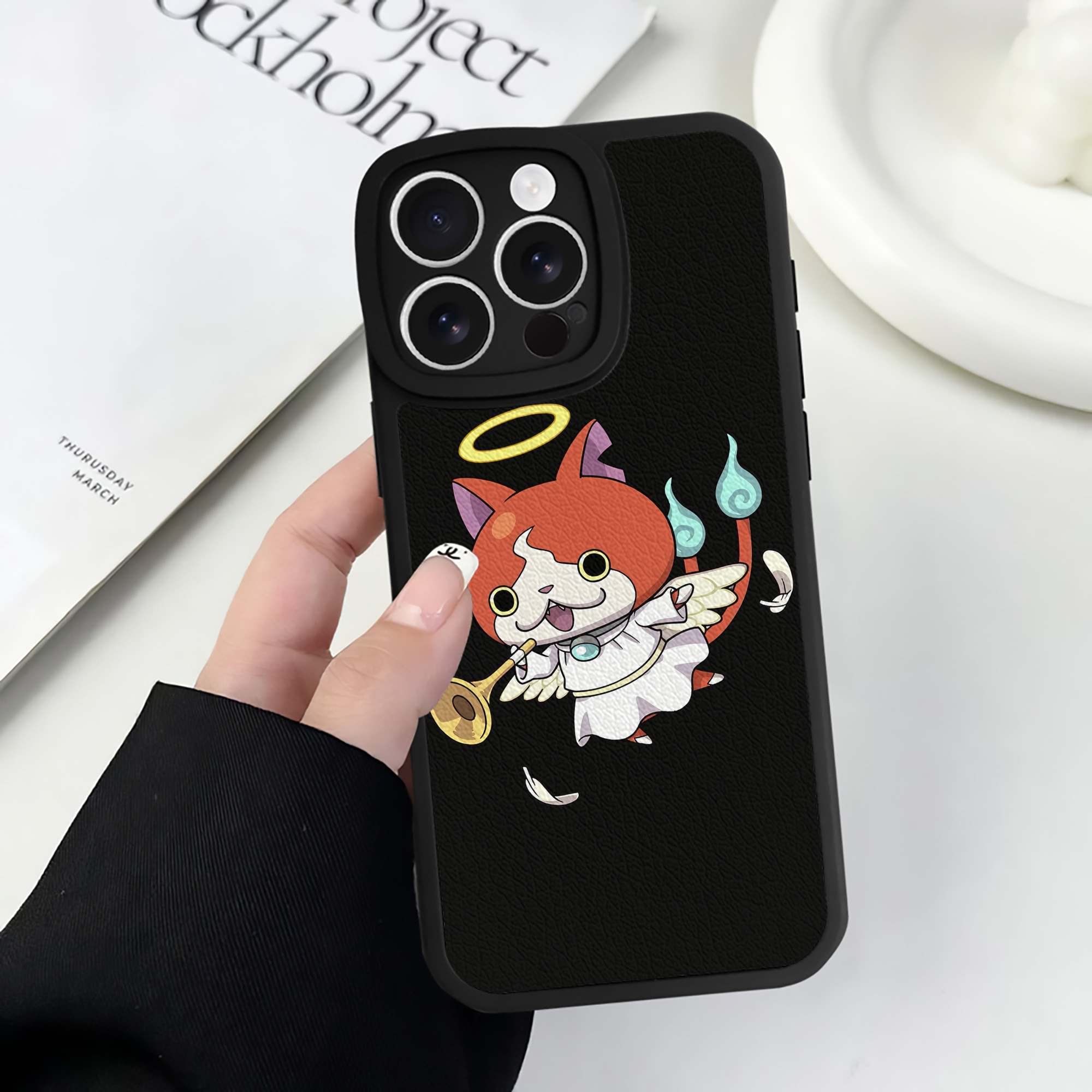 （画像用） 妖怪ウォッチ Yo-kai Watch 【iPhone 16シリーズ対応】シリコンスマホケース（レザー調） 材質：シリコン